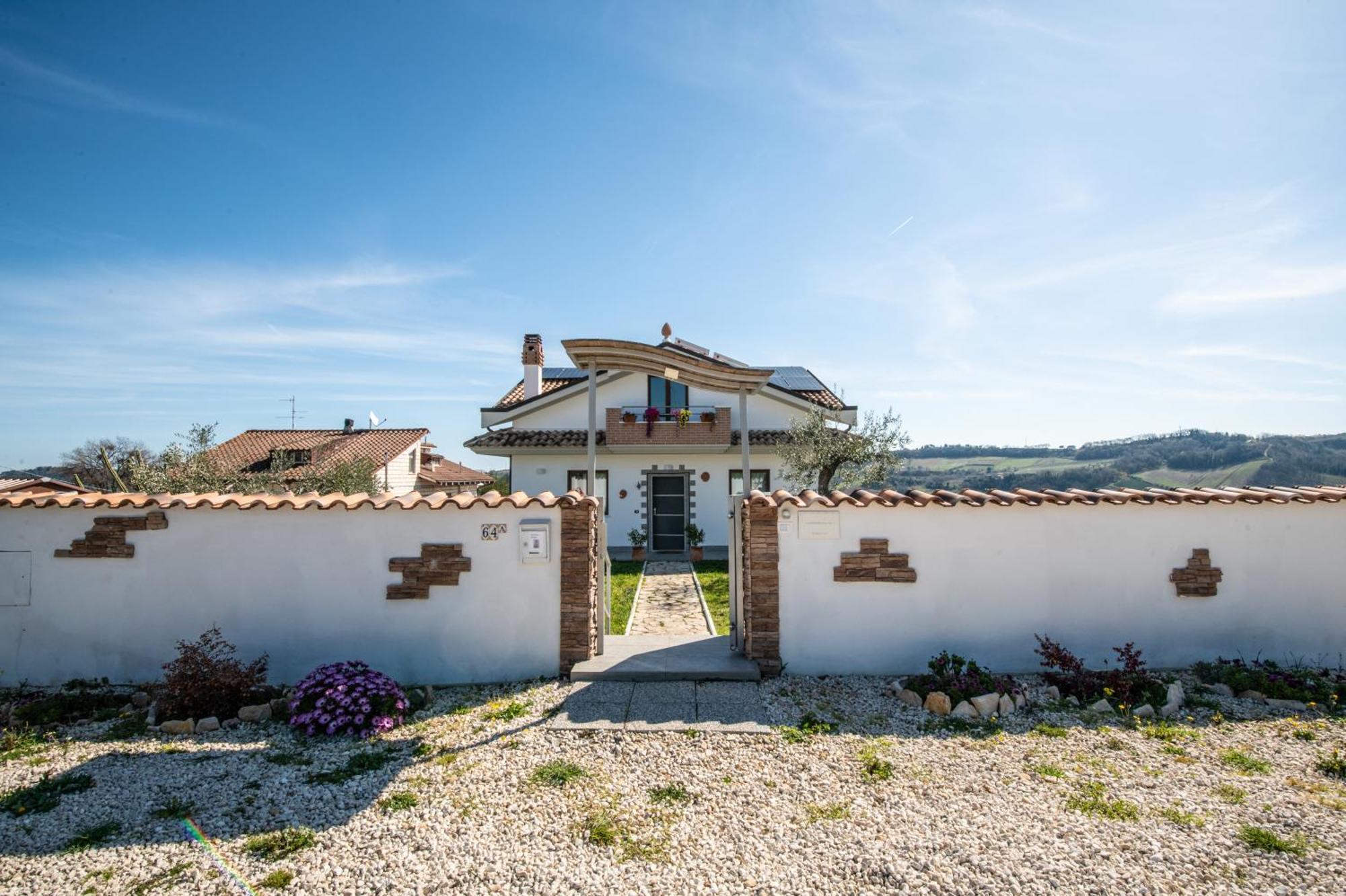 Villa Mastro Oleario 5 Dal Mare 30 Dai Monti Torrevecchia Teatina Exterior foto
